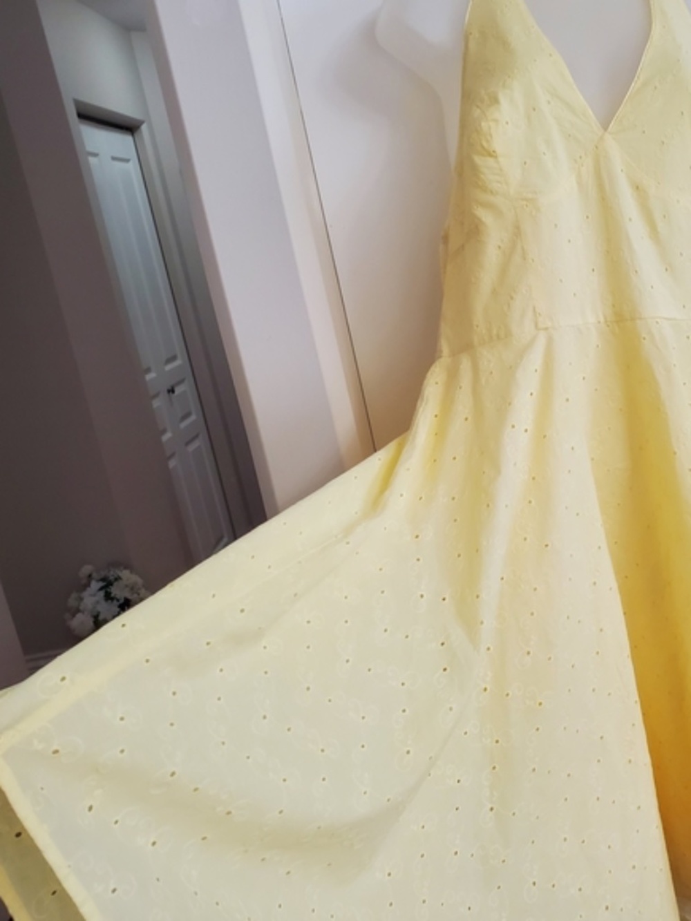 Reitmans EYELET Yellow Backless Dress fits Sz 12 - Picture 9 of 11